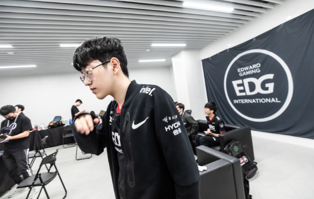 例如对阵身 例如对阵身