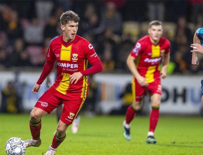 八个可靠人 八个可靠人