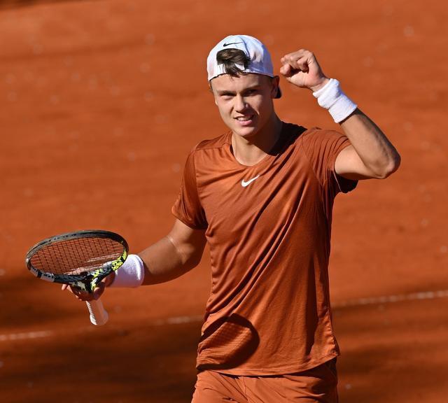 肘击瞬间的 肘击瞬间的