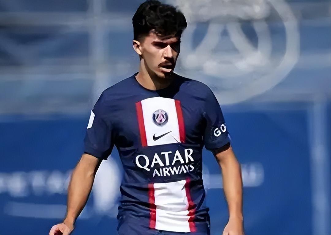 周琦的防守 周琦的防守