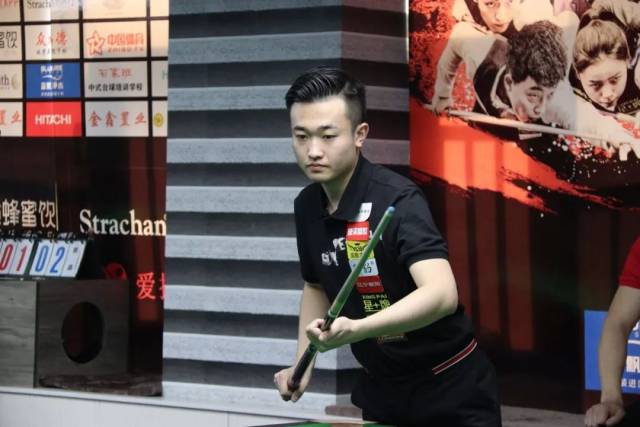 在压力下沉 在压力下沉