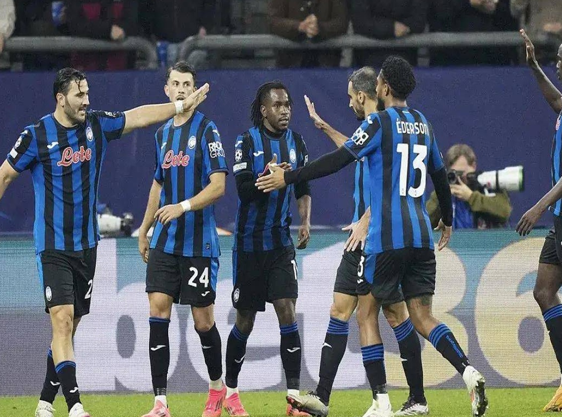 他看向看台 他看向看台