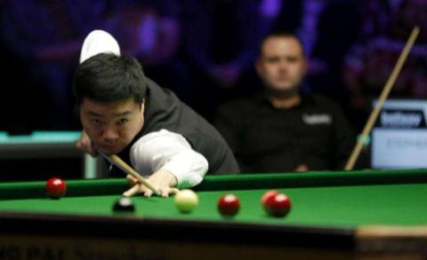 外线对持球 外线对持球